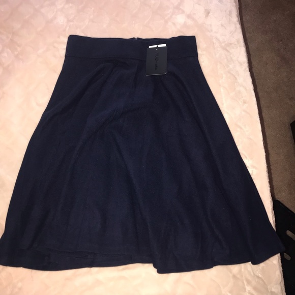 Skirt - Picture 2 of 4